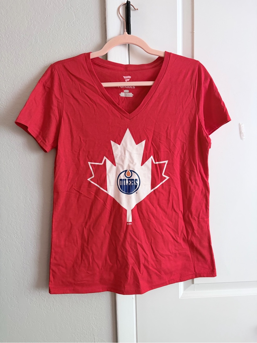 Fanatics Edmonton Oilers NHL Hockey V-Neck T-Shirt Red Women's Size M